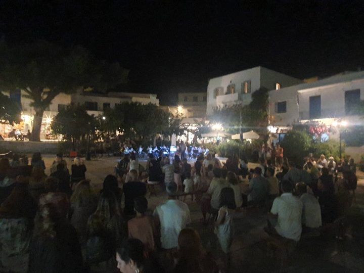 Οι εμφανισεις της Φιλαρμονικης στην Χωρα και στον&nbsp;Καραβα